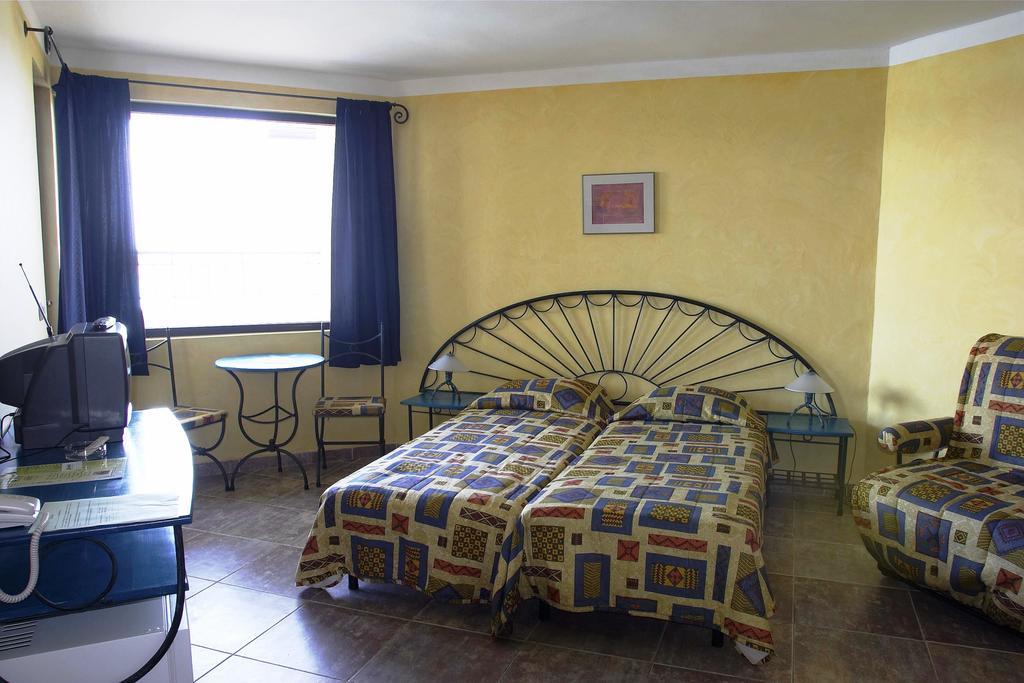 Parnasse Hotel 3*